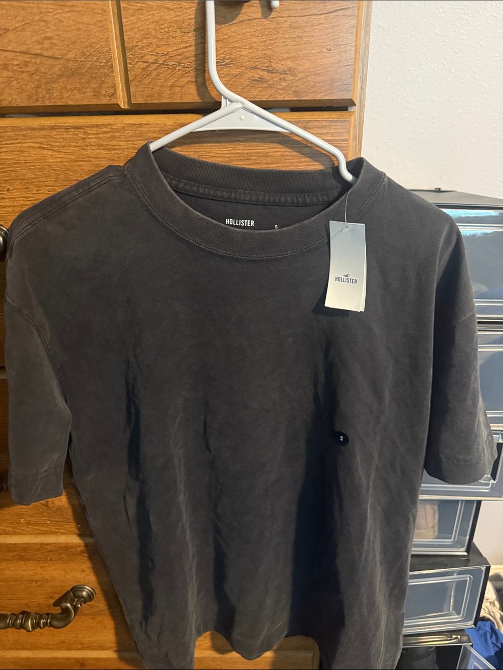 Hollister Men's Washed Black Short-Sleeve Crew Tee